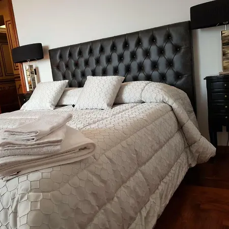 Regal House Navigatori 23 Pensjonat 2*