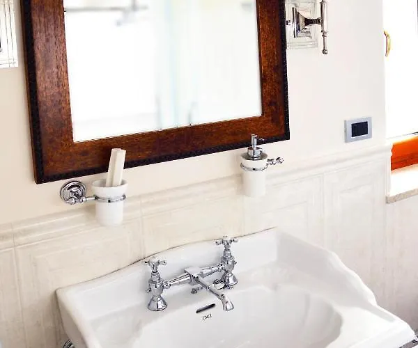 Regal House Navigatori 23