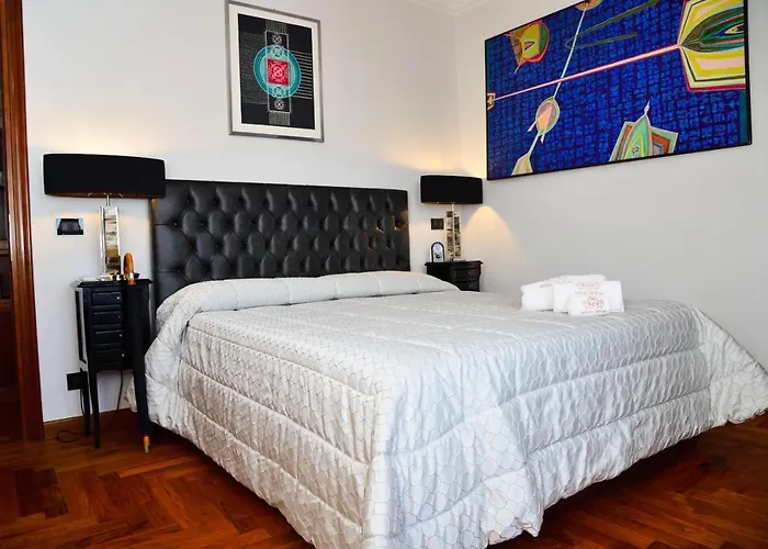 Casa de hóspedes Regal House Navigatori 23